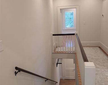 923 Henley Place - Photo Thumbnail 14