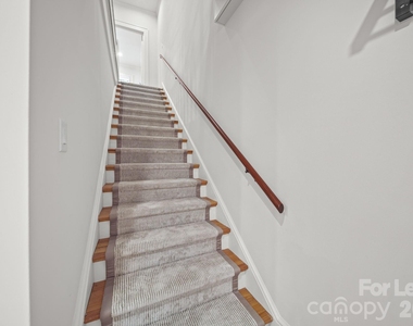 923 Henley Place - Photo Thumbnail 23