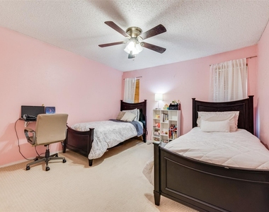 527 Towne House Lane - Photo Thumbnail 16