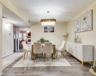 527 Towne House Lane - Photo Thumbnail 3
