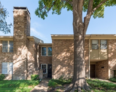 527 Towne House Lane - Photo Thumbnail 20