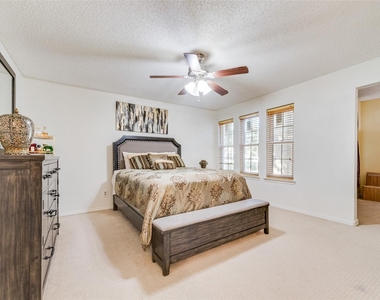 527 Towne House Lane - Photo Thumbnail 13