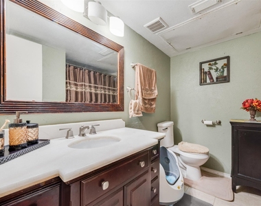 527 Towne House Lane - Photo Thumbnail 15