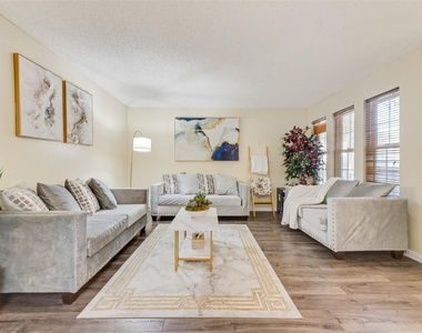 527 Towne House Lane - Photo Thumbnail 2