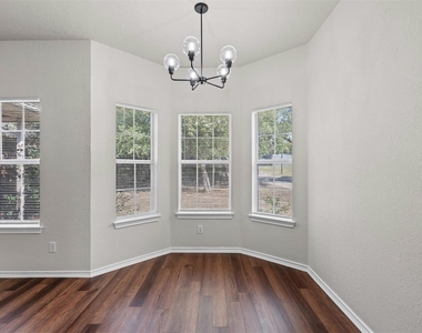 904 E 3rd B Street - Photo Thumbnail 9