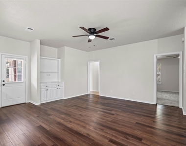 904 E 3rd B Street - Photo Thumbnail 8