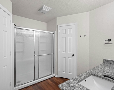 904 E 3rd B Street - Photo Thumbnail 15