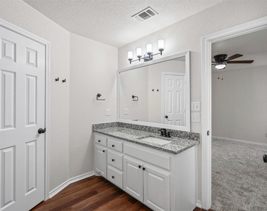 904 E 3rd B Street - Photo Thumbnail 16