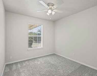 904 E 3rd B Street - Photo Thumbnail 20