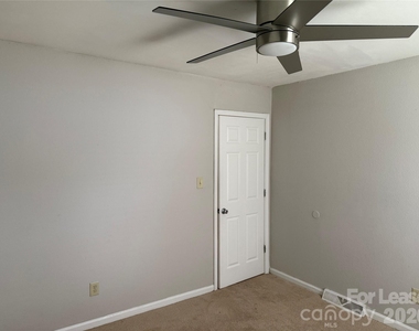 900 Junius Street - Photo Thumbnail 8