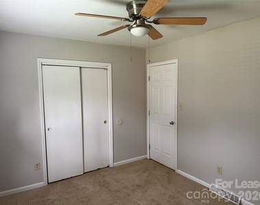 900 Junius Street - Photo Thumbnail 12