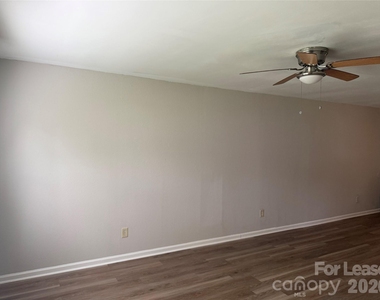 900 Junius Street - Photo Thumbnail 13