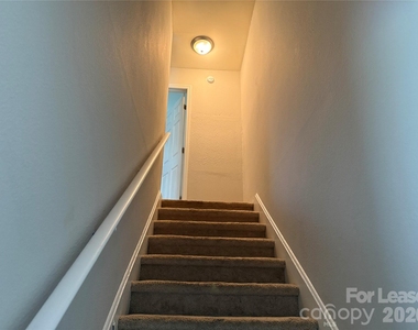 900 Junius Street - Photo Thumbnail 6