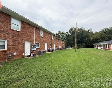 900 Junius Street - Photo Thumbnail 17