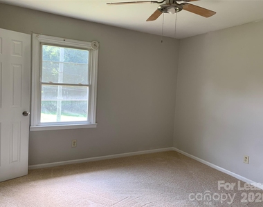 900 Junius Street - Photo Thumbnail 16