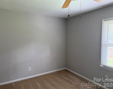 900 Junius Street - Photo Thumbnail 11