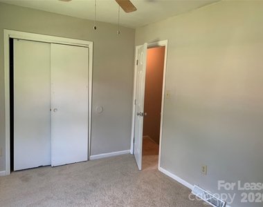 900 Junius Street - Photo Thumbnail 15