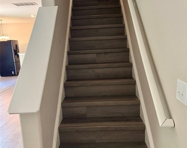 937 Joselynn Drive - Photo Thumbnail 8