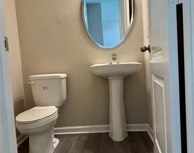 937 Joselynn Drive - Photo Thumbnail 10