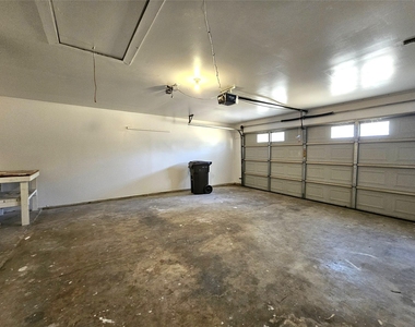925 Whitehall Drive - Photo Thumbnail 24