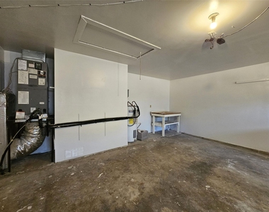 925 Whitehall Drive - Photo Thumbnail 25