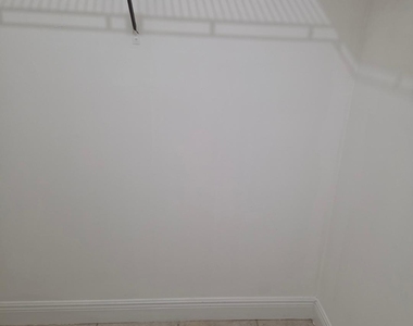 2401 Riverside Drive - Photo Thumbnail 11