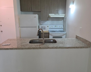 2401 Riverside Drive - Photo Thumbnail 6