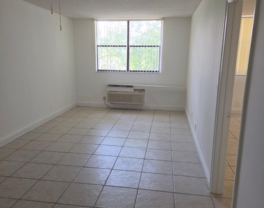 2401 Riverside Drive - Photo Thumbnail 9