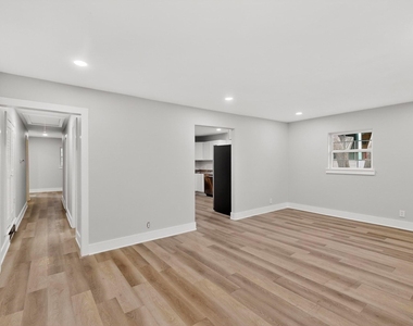 5313 Libbey Avenue - Photo Thumbnail 4