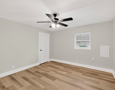 5313 Libbey Avenue - Photo Thumbnail 23