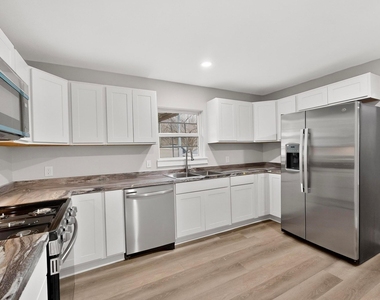 5313 Libbey Avenue - Photo Thumbnail 9