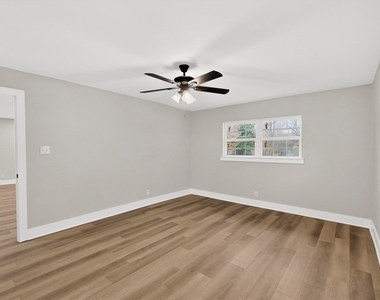 5313 Libbey Avenue - Photo Thumbnail 12