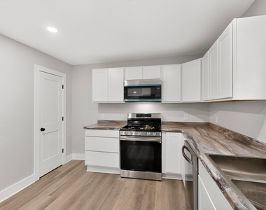 5313 Libbey Avenue - Photo Thumbnail 6