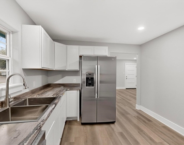 5313 Libbey Avenue - Photo Thumbnail 7