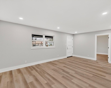 5313 Libbey Avenue - Photo Thumbnail 2
