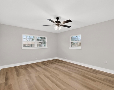 5313 Libbey Avenue - Photo Thumbnail 11
