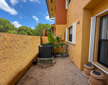 4567 Nw 90th Avenue - Photo Thumbnail 25