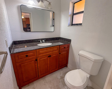 4567 Nw 90th Avenue - Photo Thumbnail 8