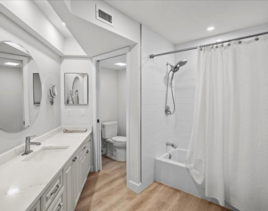 5670 Coach House Circle - Photo Thumbnail 7