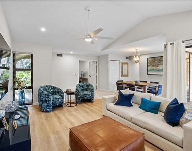 5670 Coach House Circle - Photo Thumbnail 2