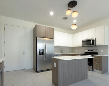 405 Ne 35th Court - Photo Thumbnail 4