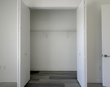 405 Ne 35th Court - Photo Thumbnail 17