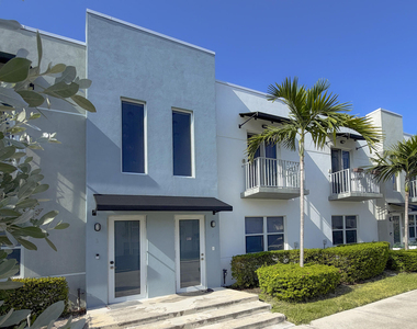 405 Ne 35th Court - Photo Thumbnail 1