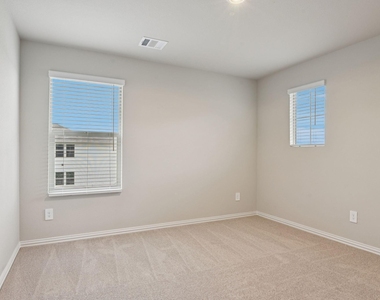 3704 Deer Drive - Photo Thumbnail 17