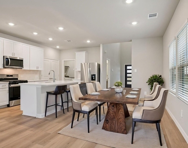 3704 Deer Drive - Photo Thumbnail 2