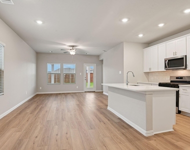 3704 Deer Drive - Photo Thumbnail 4