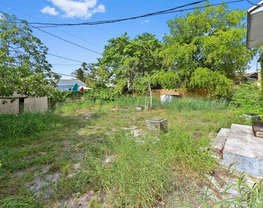 811 32nd Street - Photo Thumbnail 18