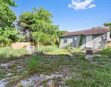 811 32nd Street - Photo Thumbnail 17