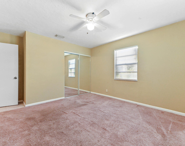 811 32nd Street - Photo Thumbnail 10