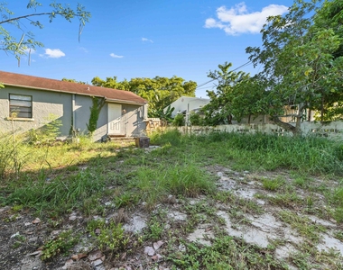 811 32nd Street - Photo Thumbnail 16